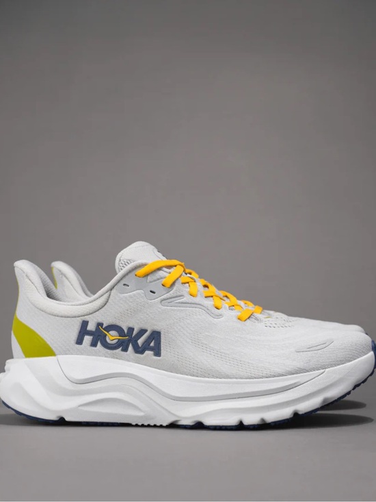 Hoka Arahi 8 Men size 13 White Athletic Shoe with Yellow Laces and Navy Logo main image 10